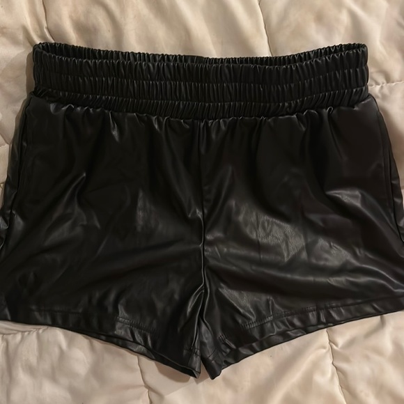 CI Sono Pleather shorts NWT - Picture 2 of 5